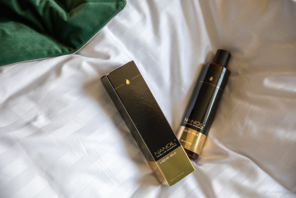 schampo med silke för hår