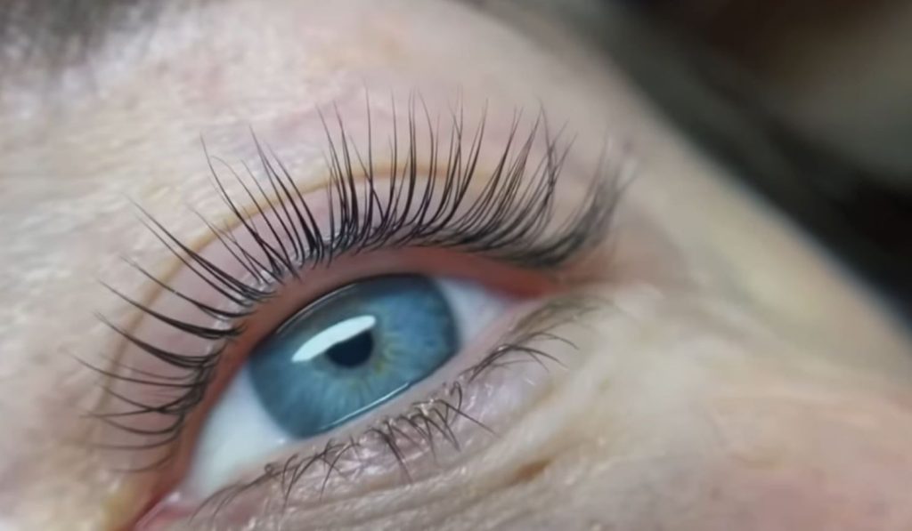 Laminering av fransar hemma